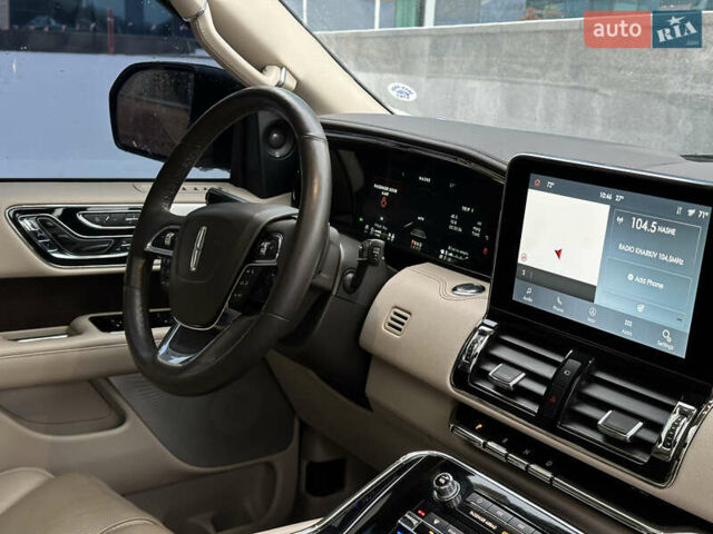 Білий Лінкольн Navigator, об'ємом двигуна 3.5 л та пробігом 78 тис. км за 55000 $, фото 34 на Automoto.ua
