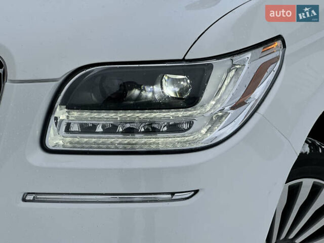 Білий Лінкольн Navigator, об'ємом двигуна 3.5 л та пробігом 78 тис. км за 55000 $, фото 16 на Automoto.ua