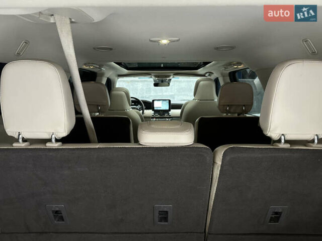 Білий Лінкольн Navigator, об'ємом двигуна 3.5 л та пробігом 78 тис. км за 55000 $, фото 41 на Automoto.ua