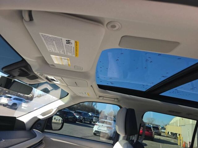 Белый Линкольн Навигатор, объемом двигателя 0 л и пробегом 11 тыс. км за 15000 $, фото 9 на Automoto.ua