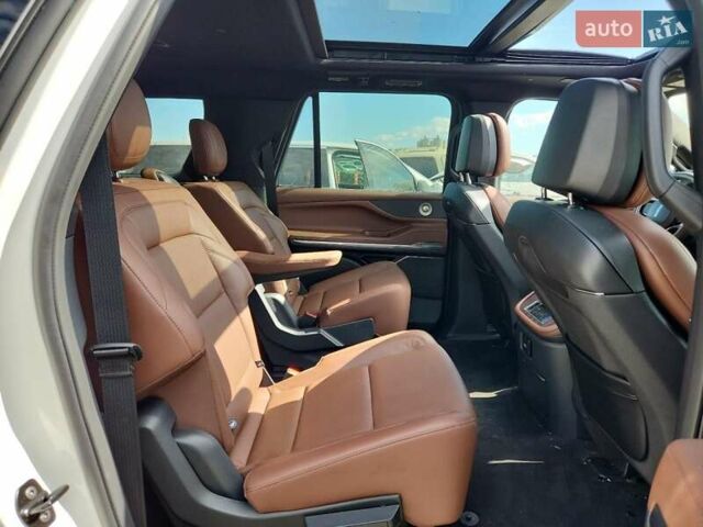 Белый Линкольн Навигатор, объемом двигателя 3.5 л и пробегом 1 тыс. км за 53700 $, фото 7 на Automoto.ua