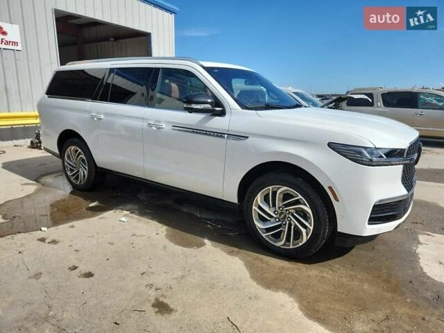 Белый Линкольн Навигатор, объемом двигателя 3.5 л и пробегом 1 тыс. км за 53700 $, фото 3 на Automoto.ua