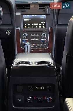 Бежевий Лінкольн Navigator, об'ємом двигуна 3.5 л та пробігом 240 тис. км за 24999 $, фото 19 на Automoto.ua