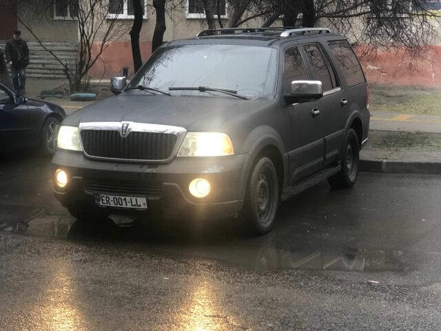 Черный Линкольн Навигатор, объемом двигателя 5.4 л и пробегом 200 тыс. км за 3000 $, фото 1 на Automoto.ua