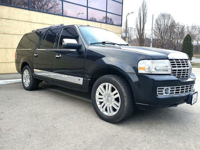 Чорний Лінкольн Navigator, об'ємом двигуна 5.4 л та пробігом 200 тис. км за 26500 $, фото 5 на Automoto.ua