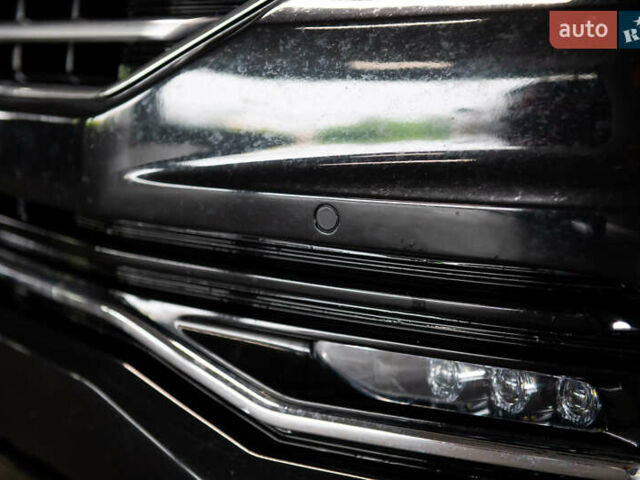 Черный Линкольн Навигатор, объемом двигателя 3.5 л и пробегом 153 тыс. км за 25600 $, фото 75 на Automoto.ua