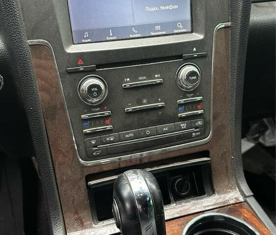 Черный Линкольн Навигатор, объемом двигателя 0 л и пробегом 120 тыс. км за 7000 $, фото 6 на Automoto.ua
