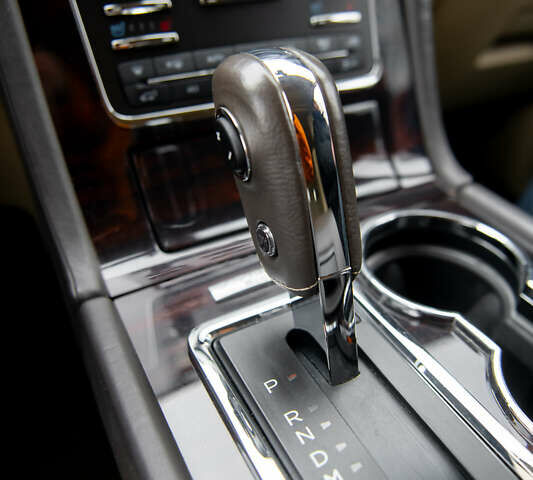 Черный Линкольн Навигатор, объемом двигателя 3.5 л и пробегом 153 тыс. км за 25600 $, фото 53 на Automoto.ua