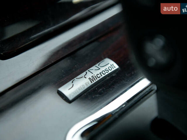 Черный Линкольн Навигатор, объемом двигателя 3.5 л и пробегом 153 тыс. км за 25600 $, фото 46 на Automoto.ua