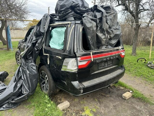 Черный Линкольн Навигатор, объемом двигателя 0 л и пробегом 120 тыс. км за 7000 $, фото 3 на Automoto.ua