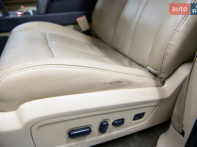 Черный Линкольн Навигатор, объемом двигателя 3.5 л и пробегом 153 тыс. км за 25600 $, фото 88 на Automoto.ua