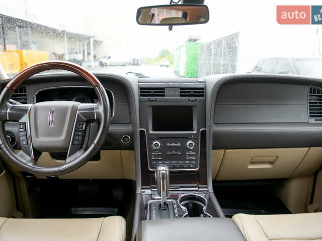Черный Линкольн Навигатор, объемом двигателя 3.5 л и пробегом 153 тыс. км за 25600 $, фото 36 на Automoto.ua