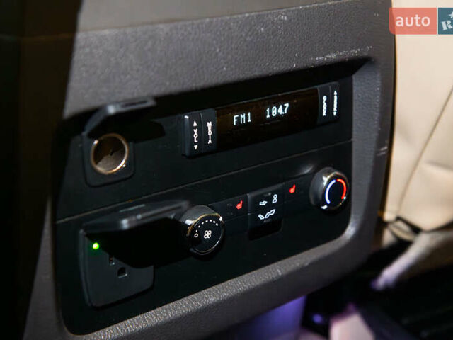 Черный Линкольн Навигатор, объемом двигателя 3.5 л и пробегом 153 тыс. км за 25600 $, фото 20 на Automoto.ua