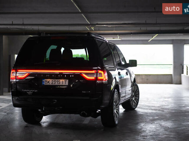 Черный Линкольн Навигатор, объемом двигателя 3.5 л и пробегом 153 тыс. км за 25600 $, фото 4 на Automoto.ua