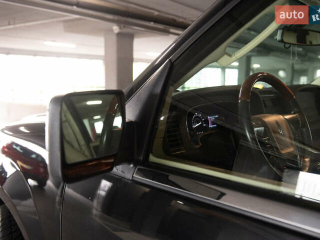 Черный Линкольн Навигатор, объемом двигателя 3.5 л и пробегом 153 тыс. км за 25600 $, фото 22 на Automoto.ua