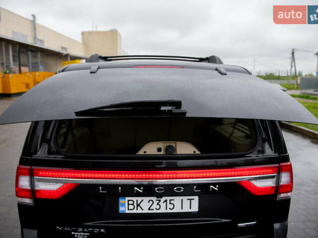 Черный Линкольн Навигатор, объемом двигателя 3.5 л и пробегом 153 тыс. км за 25600 $, фото 8 на Automoto.ua
