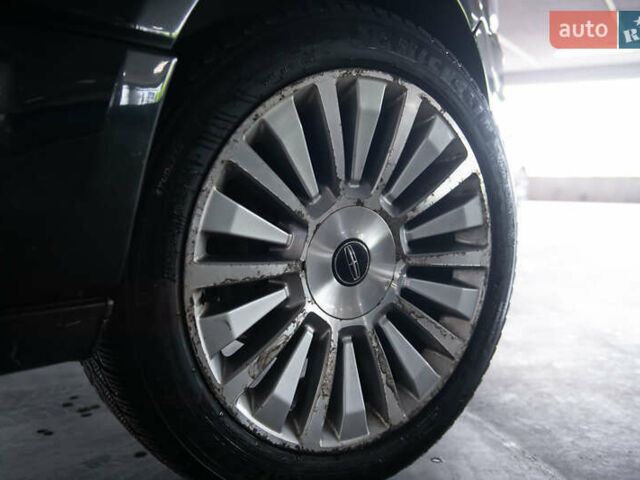 Черный Линкольн Навигатор, объемом двигателя 3.5 л и пробегом 153 тыс. км за 25600 $, фото 74 на Automoto.ua