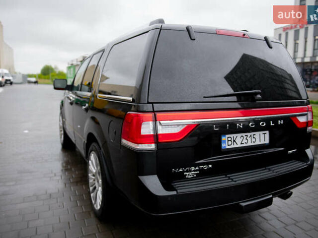 Черный Линкольн Навигатор, объемом двигателя 3.5 л и пробегом 153 тыс. км за 25600 $, фото 6 на Automoto.ua