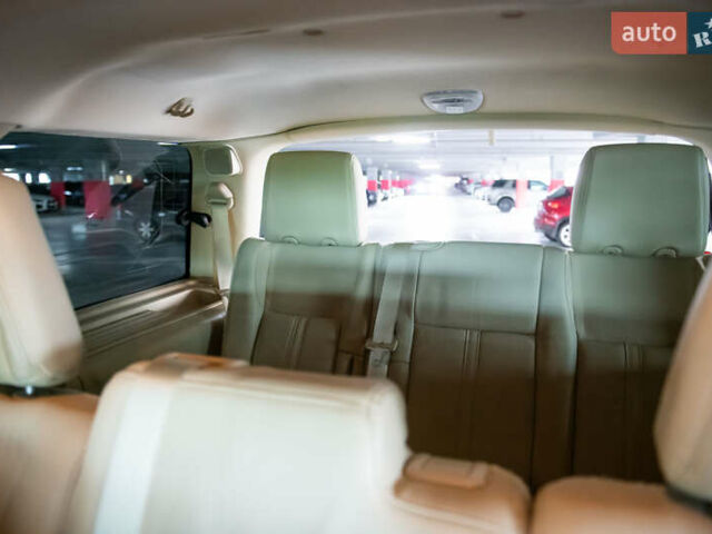 Черный Линкольн Навигатор, объемом двигателя 3.5 л и пробегом 153 тыс. км за 25600 $, фото 11 на Automoto.ua