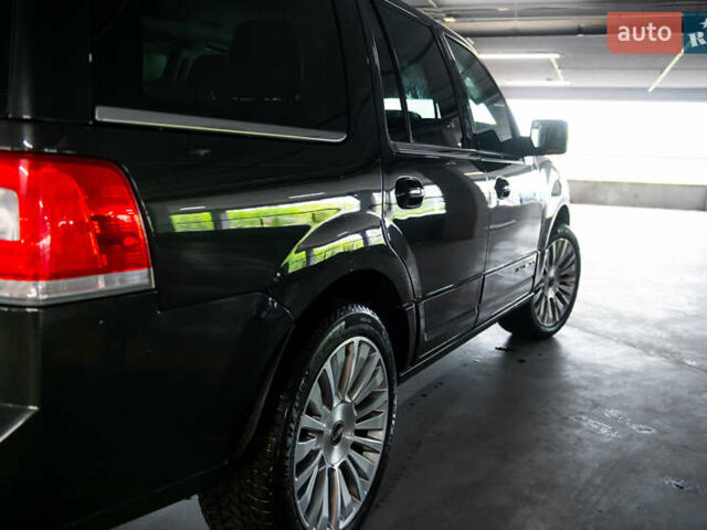 Черный Линкольн Навигатор, объемом двигателя 3.5 л и пробегом 153 тыс. км за 25600 $, фото 66 на Automoto.ua