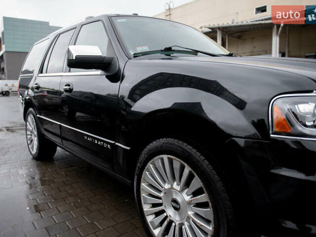 Черный Линкольн Навигатор, объемом двигателя 3.5 л и пробегом 153 тыс. км за 25600 $, фото 62 на Automoto.ua