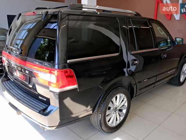 Черный Линкольн Навигатор, объемом двигателя 0 л и пробегом 38 тыс. км за 22900 $, фото 17 на Automoto.ua