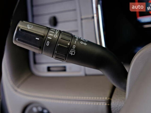 Черный Линкольн Навигатор, объемом двигателя 0 л и пробегом 38 тыс. км за 22900 $, фото 44 на Automoto.ua