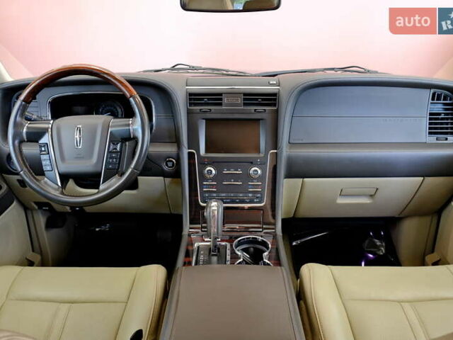 Черный Линкольн Навигатор, объемом двигателя 0 л и пробегом 38 тыс. км за 22900 $, фото 31 на Automoto.ua