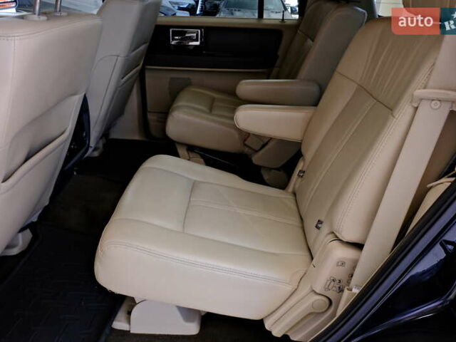 Черный Линкольн Навигатор, объемом двигателя 0 л и пробегом 38 тыс. км за 22900 $, фото 24 на Automoto.ua