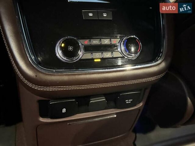 Черный Линкольн Навигатор, объемом двигателя 3.5 л и пробегом 121 тыс. км за 58000 $, фото 53 на Automoto.ua