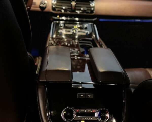 Черный Линкольн Навигатор, объемом двигателя 3.5 л и пробегом 121 тыс. км за 58000 $, фото 48 на Automoto.ua