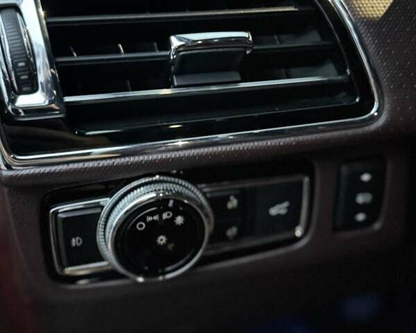 Черный Линкольн Навигатор, объемом двигателя 3.5 л и пробегом 121 тыс. км за 58000 $, фото 34 на Automoto.ua