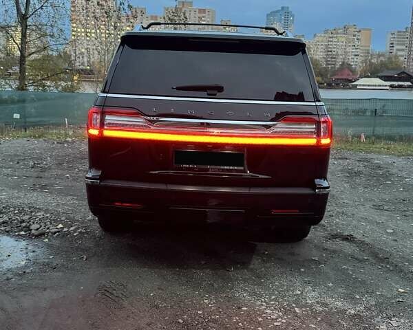 Черный Линкольн Навигатор, объемом двигателя 3.5 л и пробегом 121 тыс. км за 58000 $, фото 24 на Automoto.ua
