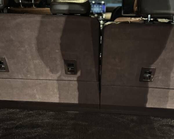 Черный Линкольн Навигатор, объемом двигателя 3.5 л и пробегом 121 тыс. км за 58000 $, фото 55 на Automoto.ua