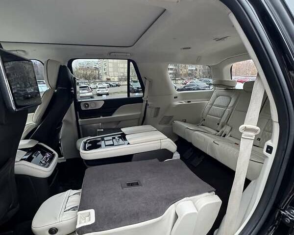 Черный Линкольн Навигатор, объемом двигателя 3.5 л и пробегом 145 тыс. км за 55000 $, фото 11 на Automoto.ua