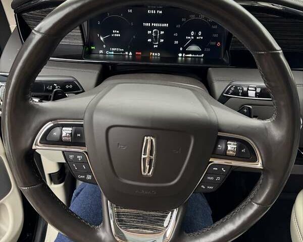 Черный Линкольн Навигатор, объемом двигателя 3.5 л и пробегом 145 тыс. км за 55000 $, фото 17 на Automoto.ua