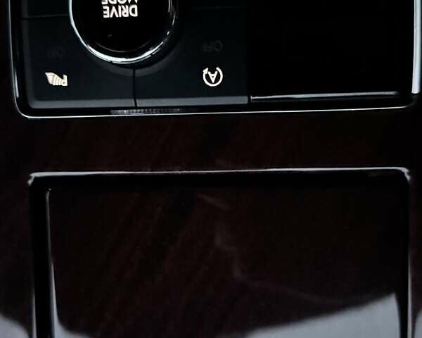 Черный Линкольн Навигатор, объемом двигателя 3.5 л и пробегом 121 тыс. км за 58000 $, фото 39 на Automoto.ua