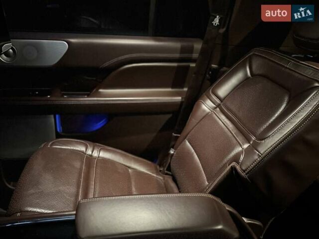 Черный Линкольн Навигатор, объемом двигателя 3.5 л и пробегом 121 тыс. км за 58000 $, фото 50 на Automoto.ua