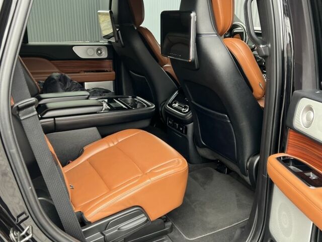 Чорний Лінкольн Navigator, об'ємом двигуна 3.5 л та пробігом 115 тис. км за 59000 $, фото 6 на Automoto.ua