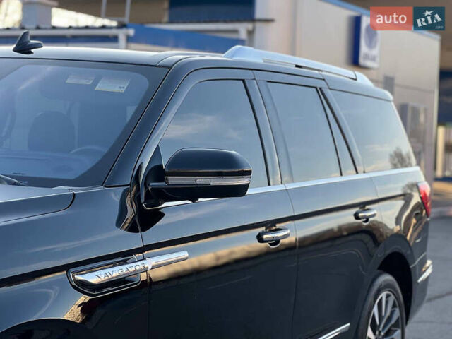 Чорний Лінкольн Navigator, об'ємом двигуна 3.5 л та пробігом 65 тис. км за 46600 $, фото 21 на Automoto.ua