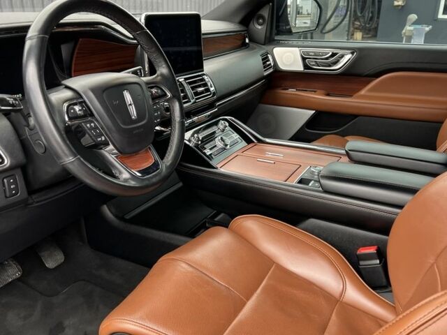 Чорний Лінкольн Navigator, об'ємом двигуна 3.5 л та пробігом 115 тис. км за 59000 $, фото 4 на Automoto.ua