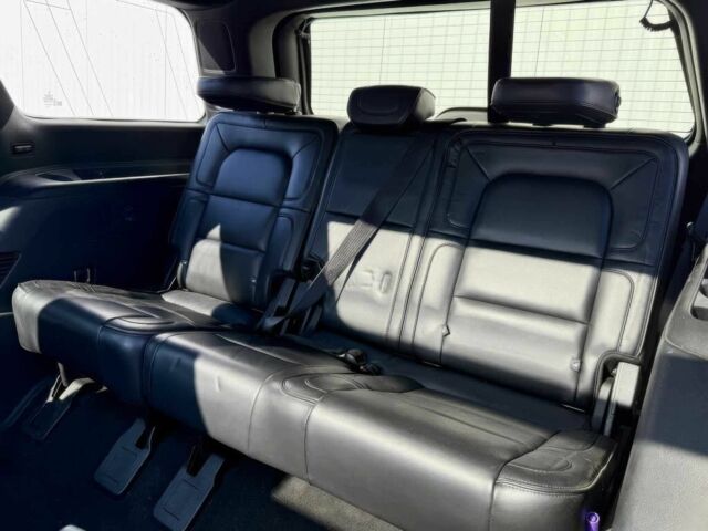 Черный Линкольн Навигатор, объемом двигателя 3.5 л и пробегом 38 тыс. км за 13000 $, фото 15 на Automoto.ua