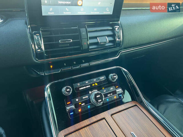 Чорний Лінкольн Navigator, об'ємом двигуна 3.5 л та пробігом 65 тис. км за 46600 $, фото 11 на Automoto.ua
