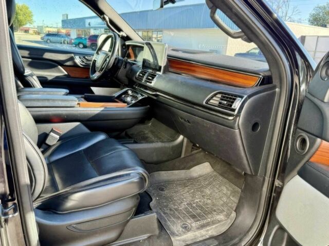 Черный Линкольн Навигатор, объемом двигателя 3.5 л и пробегом 38 тыс. км за 13000 $, фото 8 на Automoto.ua