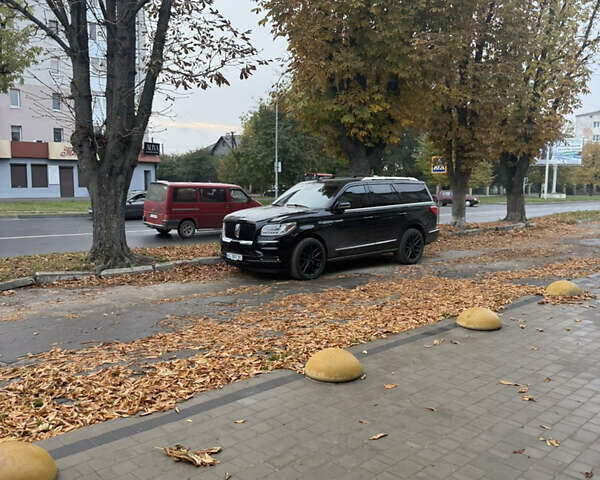 Черный Линкольн Навигатор, объемом двигателя 3.5 л и пробегом 73 тыс. км за 47500 $, фото 1 на Automoto.ua