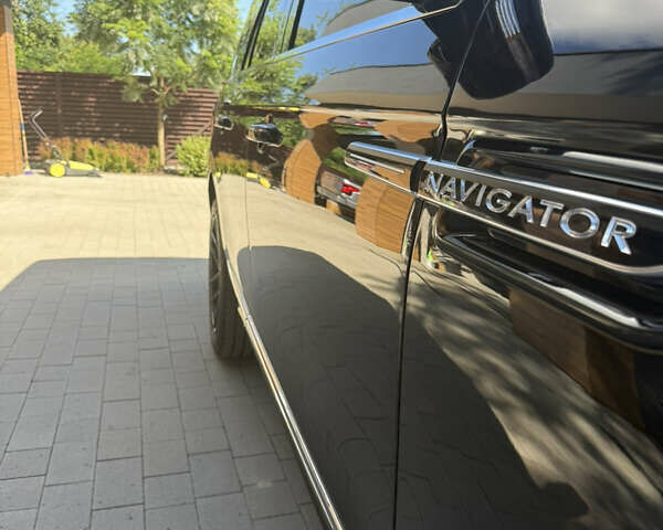 Черный Линкольн Навигатор, объемом двигателя 3.5 л и пробегом 73 тыс. км за 47500 $, фото 14 на Automoto.ua