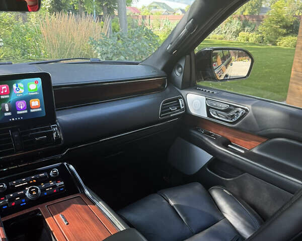 Черный Линкольн Навигатор, объемом двигателя 3.5 л и пробегом 73 тыс. км за 47500 $, фото 8 на Automoto.ua