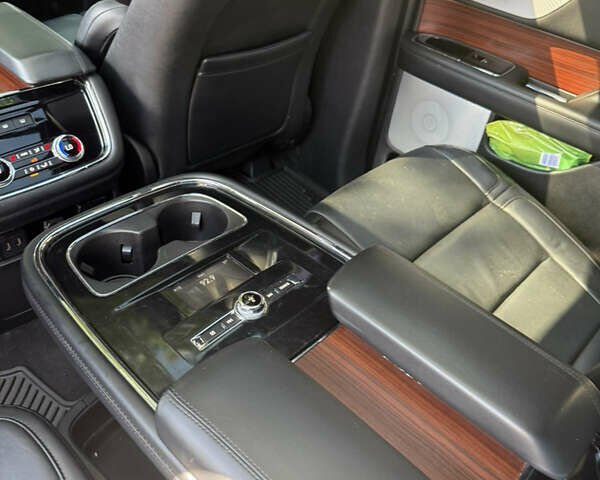 Черный Линкольн Навигатор, объемом двигателя 3.5 л и пробегом 73 тыс. км за 47500 $, фото 24 на Automoto.ua