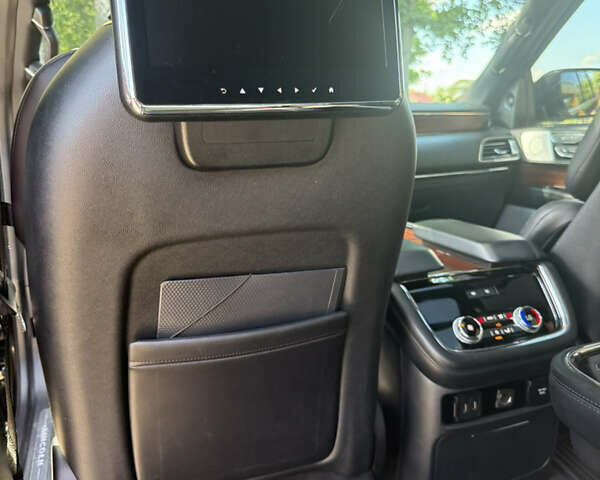 Черный Линкольн Навигатор, объемом двигателя 3.5 л и пробегом 73 тыс. км за 47500 $, фото 23 на Automoto.ua