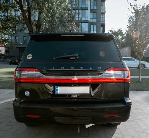 Черный Линкольн Навигатор, объемом двигателя 3.5 л и пробегом 93 тыс. км за 69000 $, фото 3 на Automoto.ua